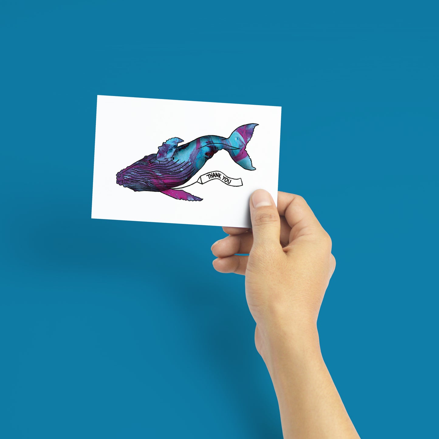Tarjeta de felicitación en blanco con ballena azul 'Love Is Love'